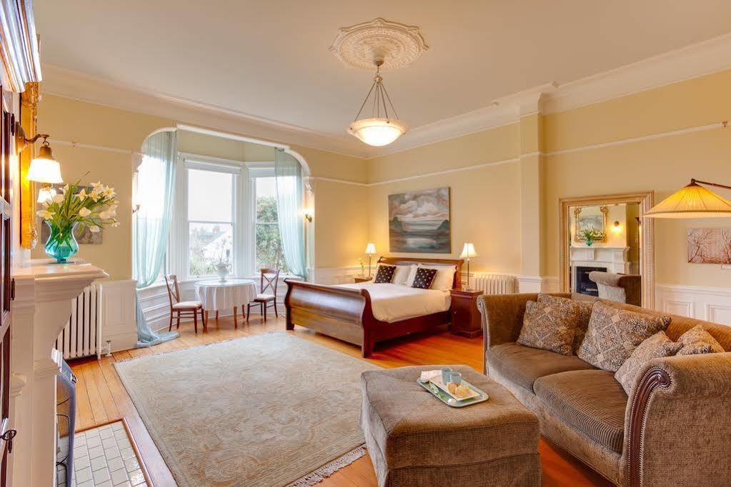 Fairholme Manor Inn Victoria Dış mekan fotoğraf